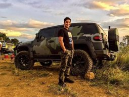 Jaw-Dropping Pictures of Coco Martin Motorcycle and Car Collection